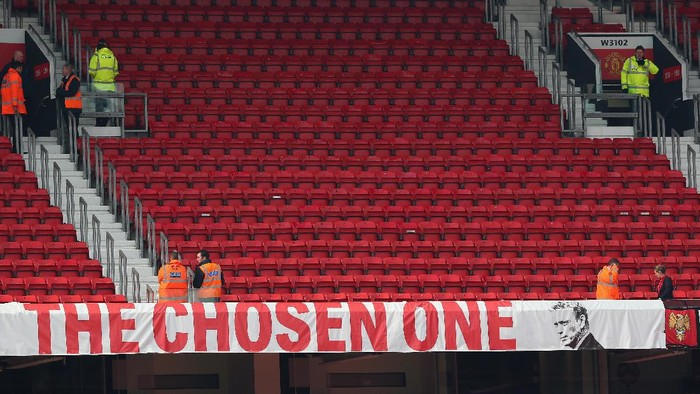 Spanduk David Moyes semasa di MU, dijuluki the Chosen One . Foto: Alex Livesey/Getty Images